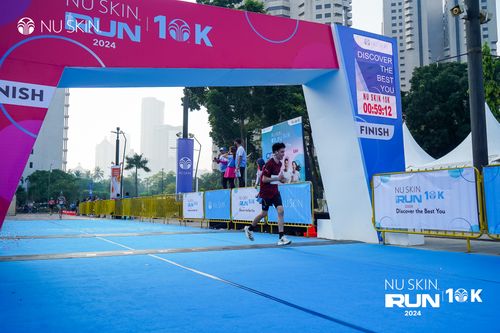 Race photo from Nu Skin Run 10K