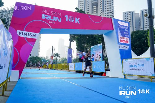 Race photo from Nu Skin Run 10K