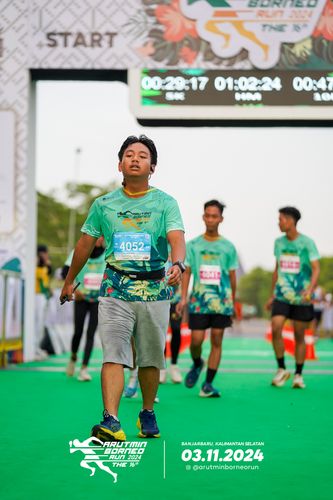 Race photo from Arutmin Borneo Run 2024