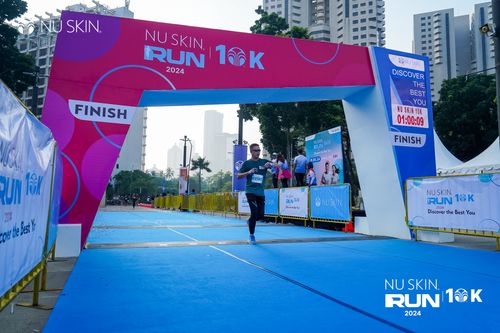Race photo from Nu Skin Run 10K
