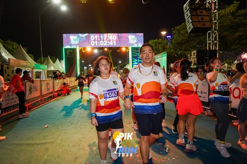 Race photo from PIK NITE RUN 2025