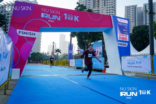 Race photo from Nu Skin Run 10K