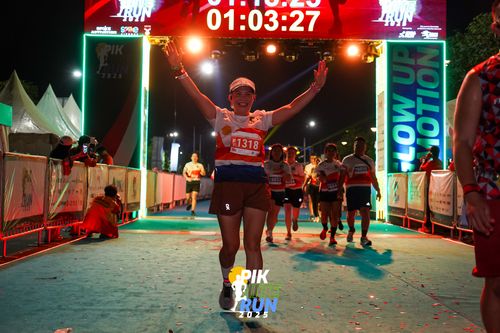Race photo from PIK NITE RUN 2025