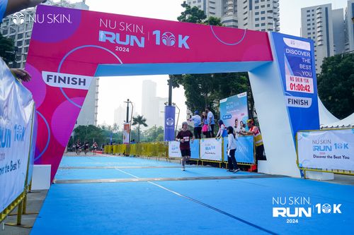 Race photo from Nu Skin Run 10K