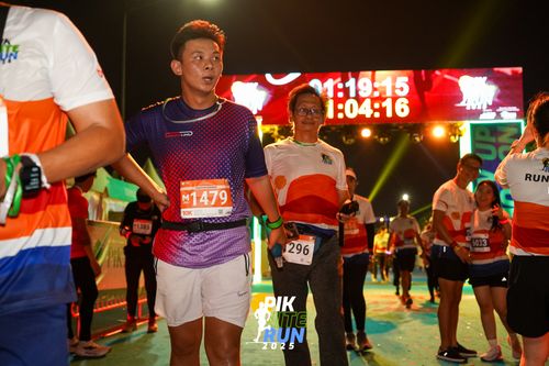 Race photo from PIK NITE RUN 2025