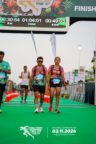 Race photo from Arutmin Borneo Run 2024