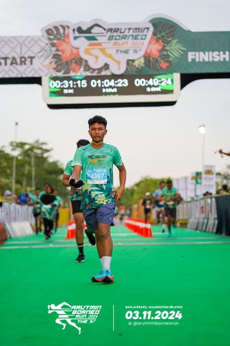 Race photo from Arutmin Borneo Run 2024
