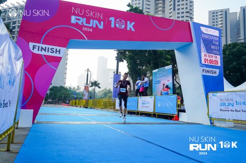 Race photo from Nu Skin Run 10K