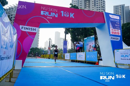 Race photo from Nu Skin Run 10K