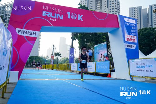 Race photo from Nu Skin Run 10K