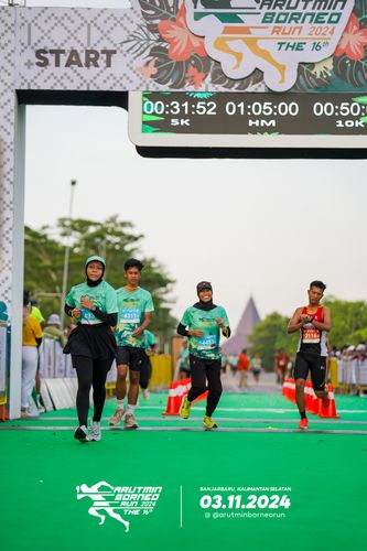 Race photo from Arutmin Borneo Run 2024