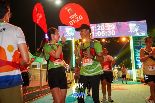 Race photo from PIK NITE RUN 2025