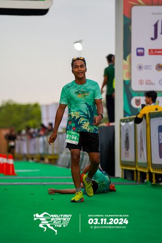 Race photo from Arutmin Borneo Run 2024