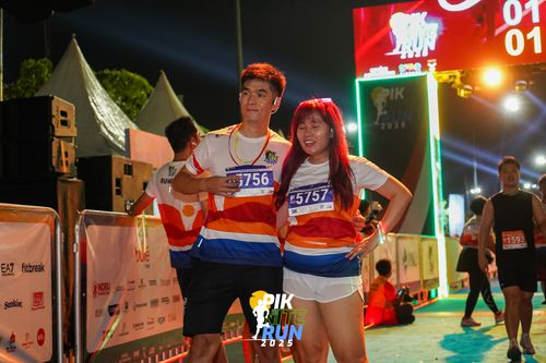 Race photo from PIK NITE RUN 2025