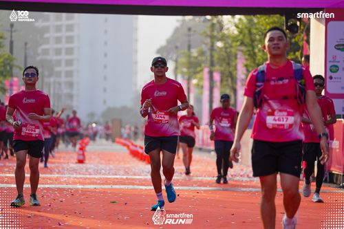Race photo from Smartfren Run 2025 