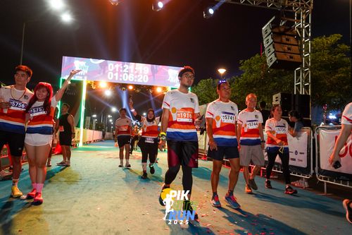 Race photo from PIK NITE RUN 2025