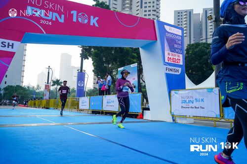 Race photo from Nu Skin Run 10K