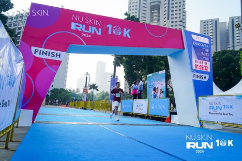 Race photo from Nu Skin Run 10K