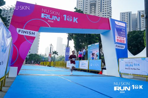 Race photo from Nu Skin Run 10K