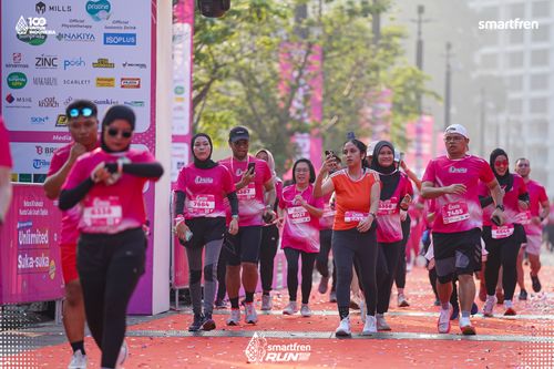 Race photo from Smartfren Run 2025 