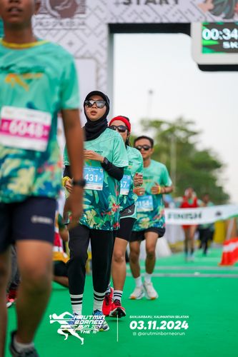 Race photo from Arutmin Borneo Run 2024
