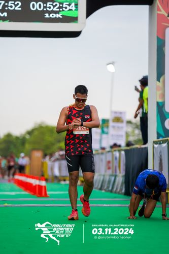 Race photo from Arutmin Borneo Run 2024