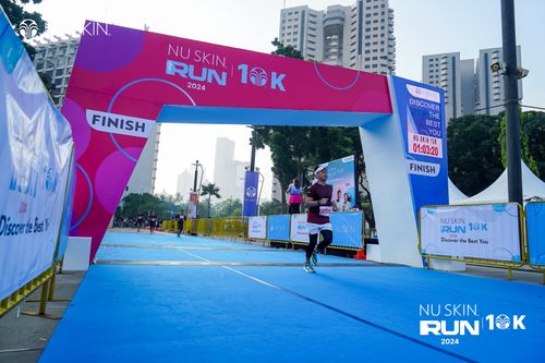 Race photo from Nu Skin Run 10K