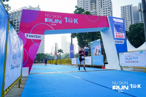 Race photo from Nu Skin Run 10K