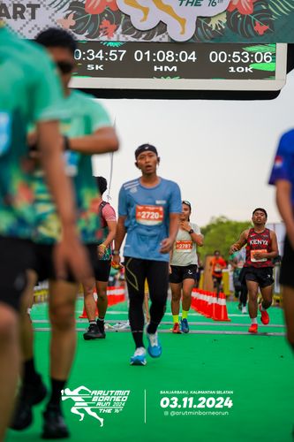 Race photo from Arutmin Borneo Run 2024