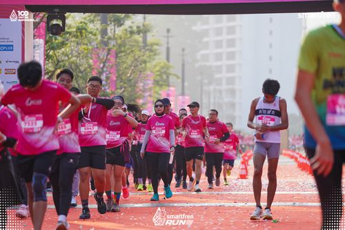 Race photo from Smartfren Run 2025 