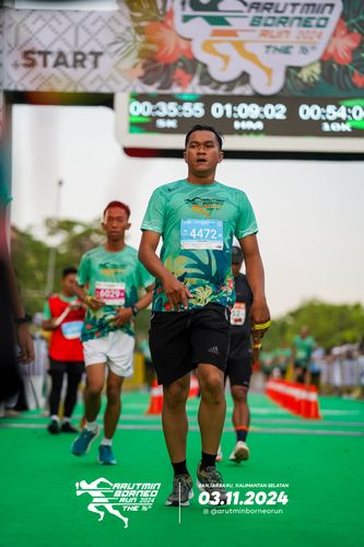 Race photo from Arutmin Borneo Run 2024