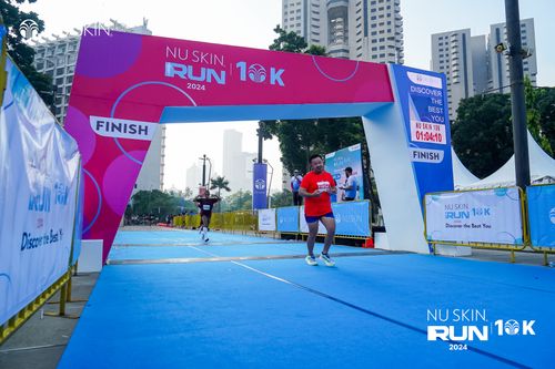 Race photo from Nu Skin Run 10K