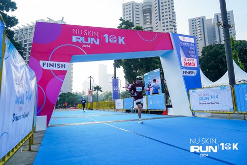 Race photo from Nu Skin Run 10K