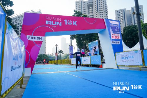 Race photo from Nu Skin Run 10K