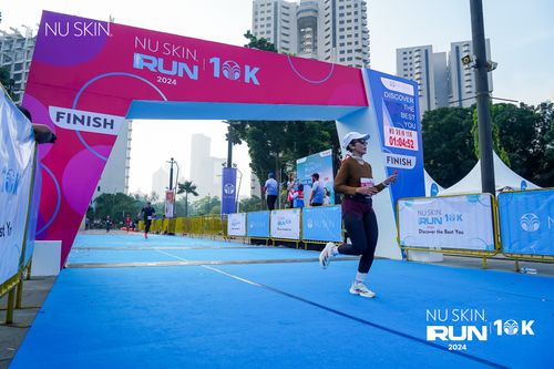 Race photo from Nu Skin Run 10K