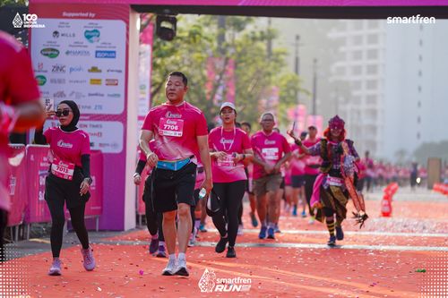 Race photo from Smartfren Run 2025 