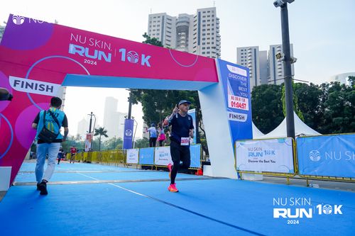 Race photo from Nu Skin Run 10K