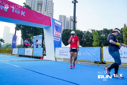 Race photo from Nu Skin Run 10K
