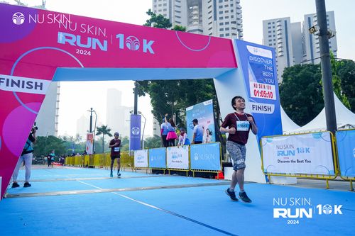 Race photo from Nu Skin Run 10K