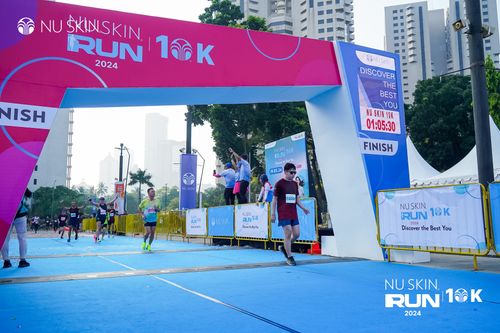 Race photo from Nu Skin Run 10K