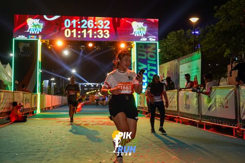 Race photo from PIK NITE RUN 2025