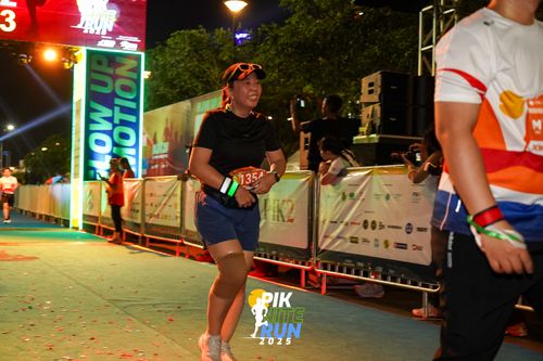 Race photo from PIK NITE RUN 2025