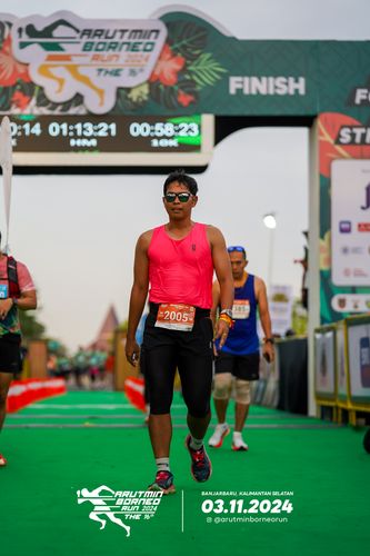 Race photo from Arutmin Borneo Run 2024
