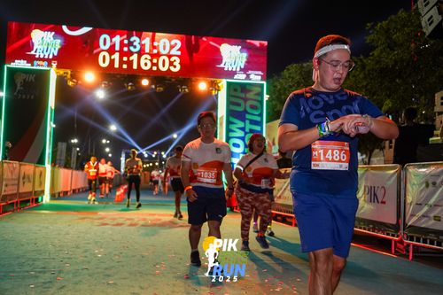 Race photo from PIK NITE RUN 2025