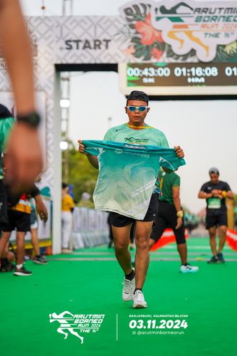 Race photo from Arutmin Borneo Run 2024