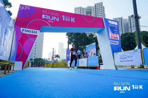 Race photo from Nu Skin Run 10K
