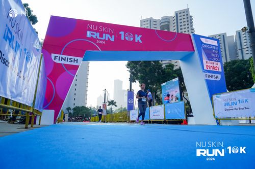Race photo from Nu Skin Run 10K