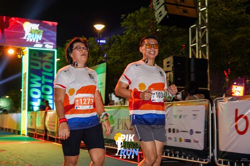 Race photo from PIK NITE RUN 2025