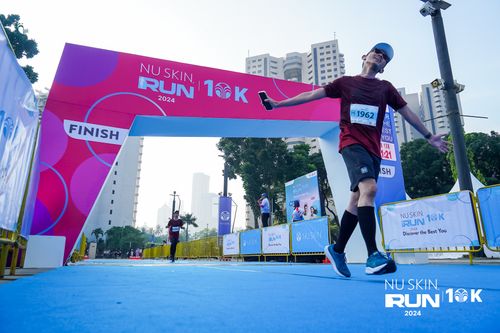 Race photo from Nu Skin Run 10K