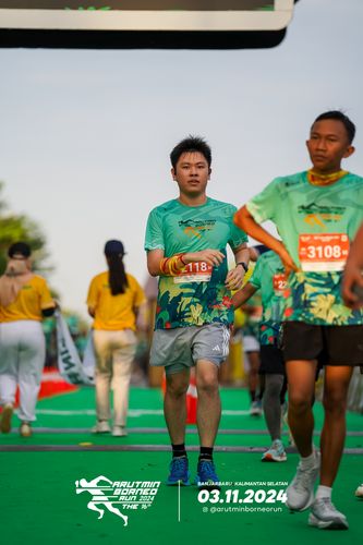 Race photo from Arutmin Borneo Run 2024